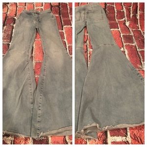 Free People We The Free flare jeans size 24 B101
Inseam 32”
Hem width: 16 1/2”